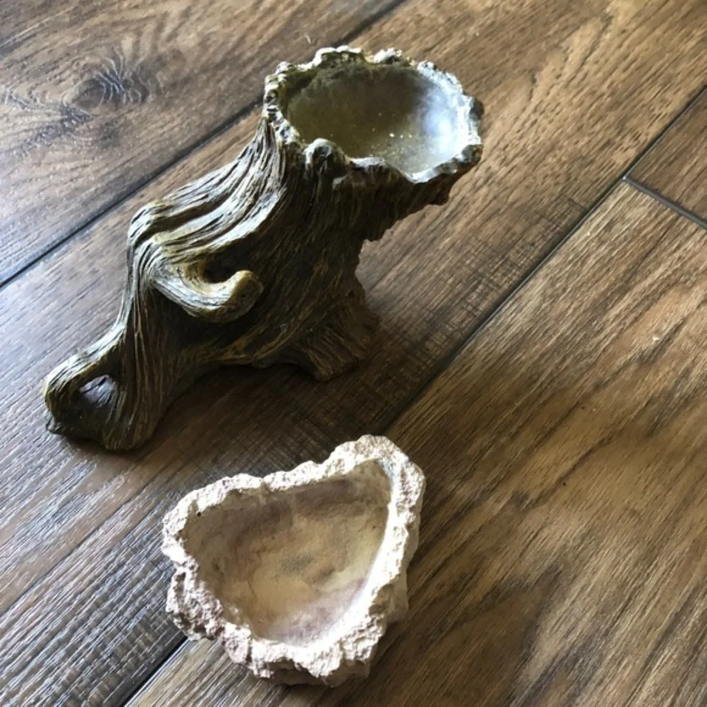 Poly-Resin Granite Rock Water Dish & Tree Stump